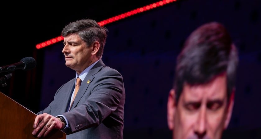 Neto de Billy Graham adverte: “Pastor nunca deve usar IA para preparar sermão” 4 Neto de Billy Graham adverte: “Pastor nunca deve usar IA para preparar sermão” - Imagem do artigo