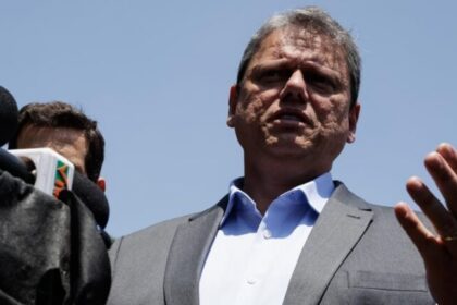 Rui Falcão aciona STF contra Tarcísio de Freitas por articulação de anistia a condenados de 8/1 6 ocrente 1756989697