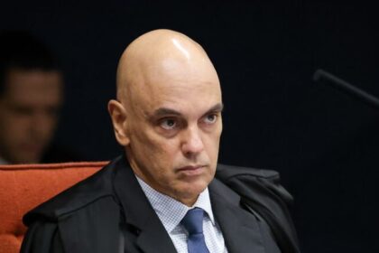 Moraes pede sessões extras e Zanin aprova para acelerar julgamento de Bolsonaro no STF 21 ocrente 1757107699