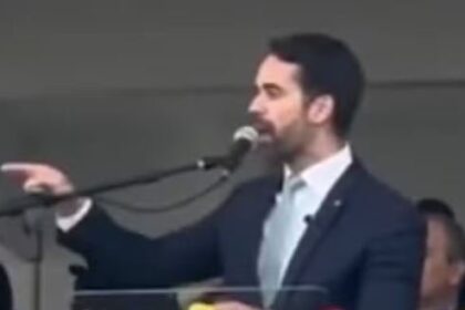 Eduardo Leite é vaiado na abertura da Expointer e lembra que foi reeleito governador 9 ocrente 1757158887