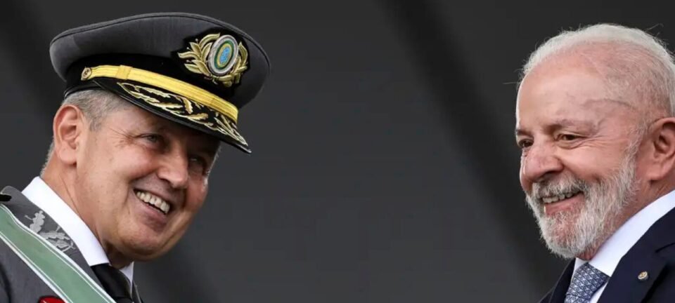 Lula recebe cúpula militar no Alvorada às vésperas de julgamento de Bolsonaro 4 Lula recebe cúpula militar no Alvorada às vésperas de julgamento de Bolsonaro - Imagem do artigo