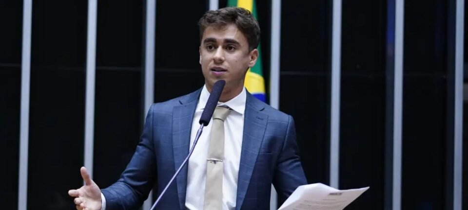 Nikolas Ferreira compara julgamento de Bolsonaro no STF a “cinco argentinos julgando Pelé” 4 Nikolas Ferreira compara julgamento de Bolsonaro no STF a “cinco argentinos julgando Pelé” - Imagem do artigo