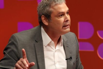 Lindbergh Farias diz que Tarcísio “ultrapassou o Rubicão” ao atacar Alexandre de Moraes em ato na Paulista 3 ocrente 1757313772