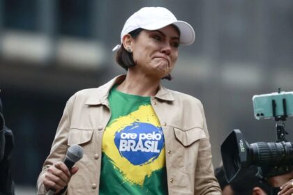 Michelle Bolsonaro faz discurso breve e emocionado em ato de 7 de Setembro na Avenida Paulista 27 ocrente 1757342745