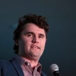 Charlie Kirk morre aos 31 anos após ser baleado durante palestra em universidade de Utah 6 ocrente 1757538779