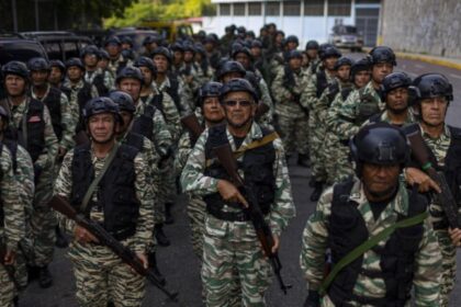 Maduro mobiliza 284 frentes de batalha e fala em “resistência ativa” contra eventual ação dos EUA 6 ocrente 1757619793