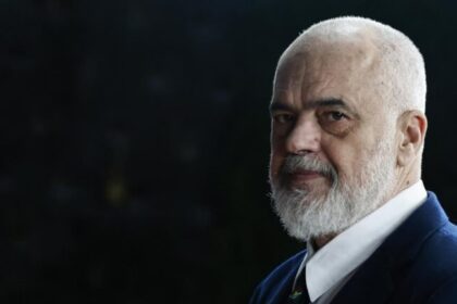 Albânia designa bot de inteligência artificial como ministra anticorrupção 6 ocrente 1757704417