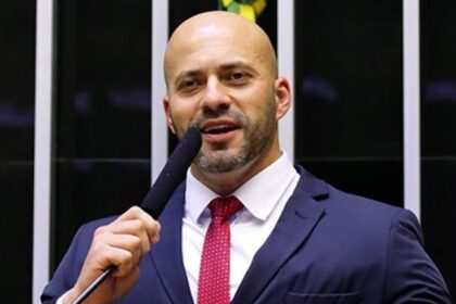 Moraes homologa redução de 113 dias na pena de Daniel Silveira 21 ocrente 1757726950
