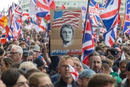 Manifestação contra imigração leva 110 mil às ruas de Londres e reforça “onda patriótica” das bandeiras 20 ocrente 1757793754