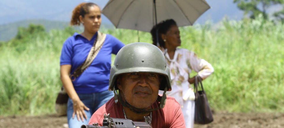 Governo venezuelano mobiliza civis e inicia instrução militar para possíveis conflitos com os EUA 2 ocrente 1757809900