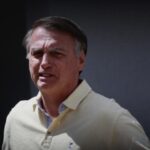 Bolsonaro deixa prisão domiciliar para retirar lesões de pele em Brasília sob forte escolta 5 ocrente 1757856853