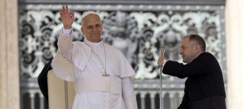 Papa Leão XIV completa 70 anos e recebe homenagens na Praça de São Pedro 2 ocrente 1757858561