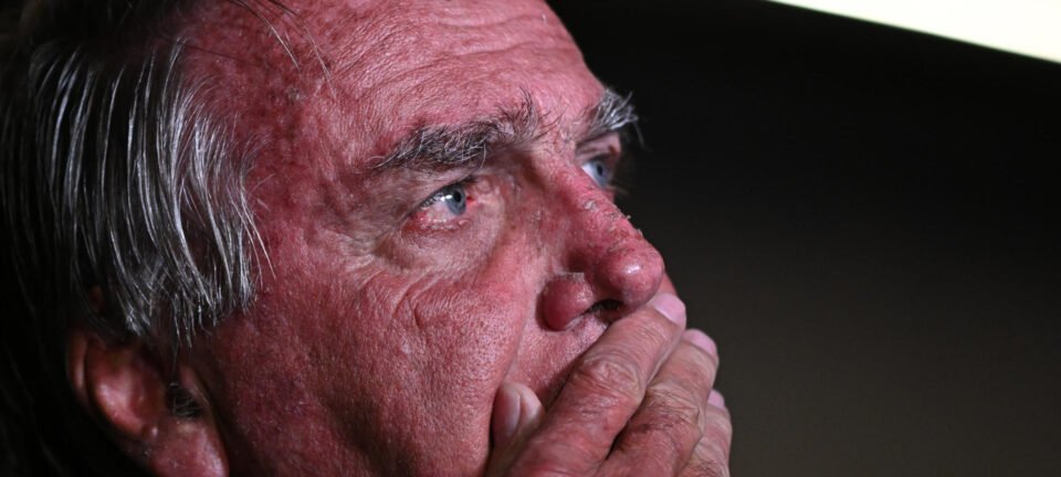 Bolsonaro recebe alta em Brasília com diagnóstico de anemia e oito lesões removidas 2 ocrente 1757877420