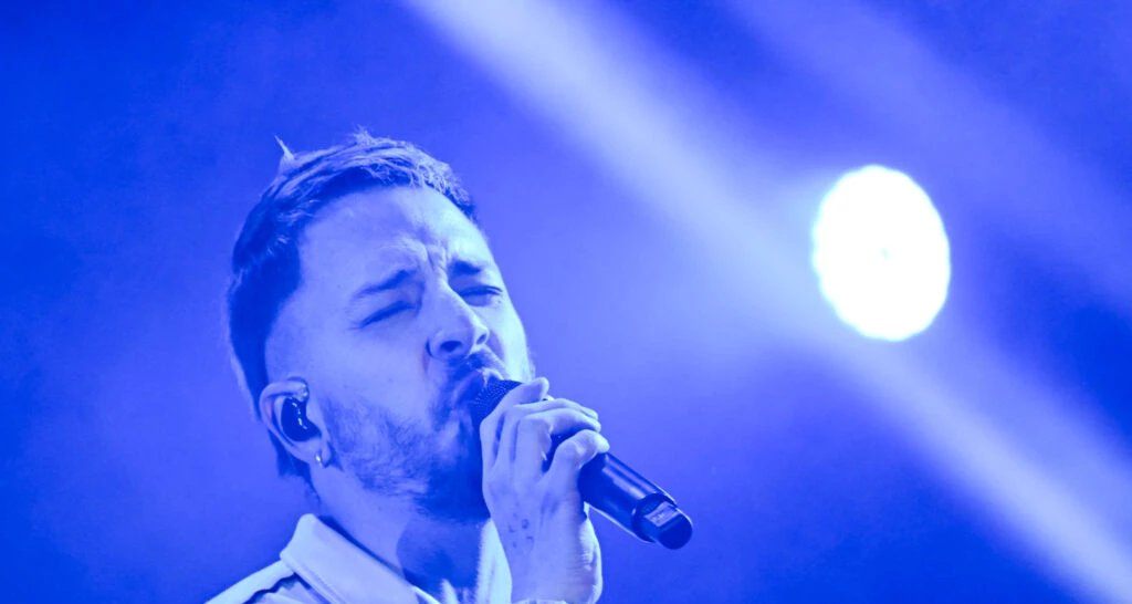 Jornalista critica Junior Lima por grito de “sem anistia” no festival The Town 2 ocrente 1757946930