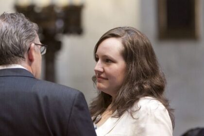 Senadora Kelda Roys lança pré-candidatura ao governo de Wisconsin e promete enfrentar “extremistas” 20 ocrente 1757960548