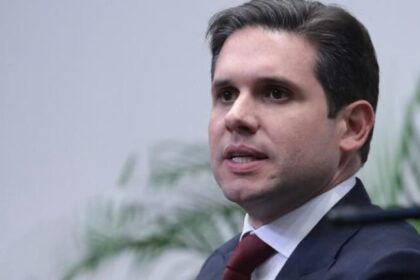 Câmara coloca PEC da Imunidade em primeiro plano e adia debate sobre anistia para quarta-feira 18 ocrente 1758039556