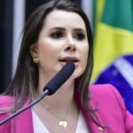Caroline De Toni deixa liderança da minoria para evitar cassação de Eduardo Bolsonaro 5 ocrente 1758043078