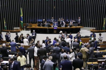 Câmara aprova, em 1º turno, PEC da Imunidade por 353 a 134; confira a posição de cada deputado nos dois turnos 4 ocrente 1758079967