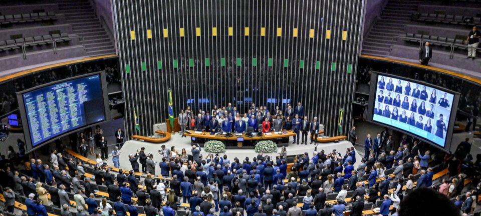 Aliados de Bolsonaro cobram urgência para anistia e negociam sua inclusão no projeto 2 ocrente 1758115975