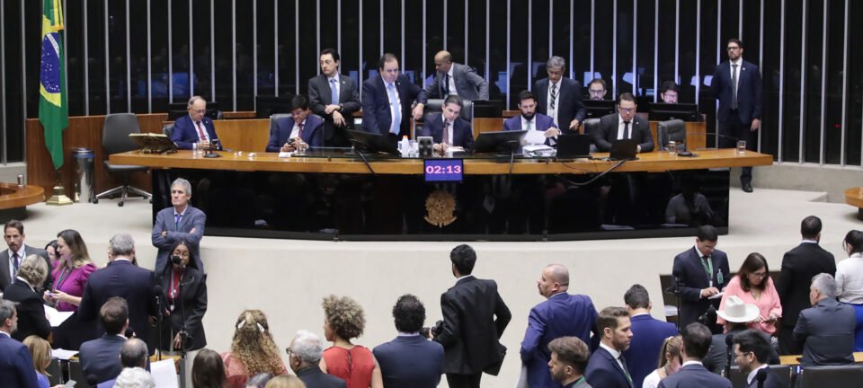 Câmara aprova volta do voto secreto na PEC da Imunidade; veja como cada deputado se posicionou 2 ocrente 1758140280