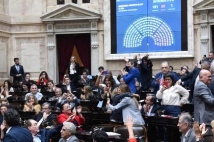Câmara argentina anula vetos de Milei e amplia verbas para universidades e saúde infantil 2 ocrente 1758146502
