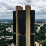 Copom congela Selic em 15% e alerta para incertezas internas e externas 4 ocrente 1758146525