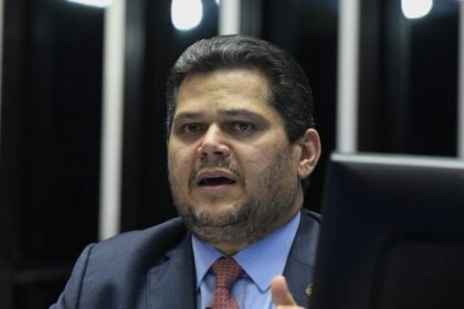 Alcolumbre acusa oposição de obstruir trabalhos e diz que Senado está “impossível” 20 ocrente 1758148313
