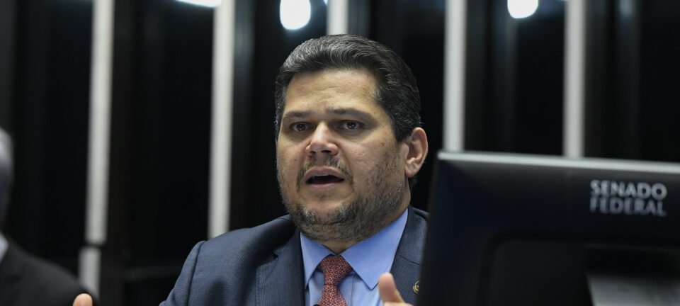 Alcolumbre acusa oposição de obstruir trabalhos e diz que Senado está “impossível” 2 ocrente 1758148313