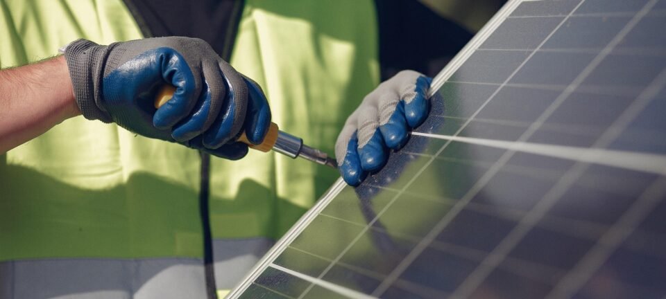 Setor solar alerta para cobrança fixa em MP que zera conta de luz de baixa renda 2 ocrente 1758151027
