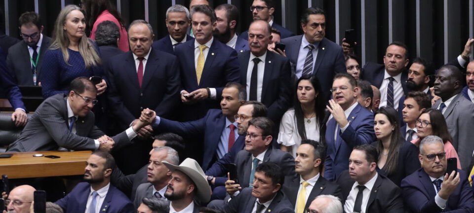 Câmara acelera tramitação de proposta de anistia para atos de 8 de Janeiro 2 ocrente 1758160899