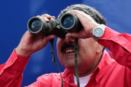 Maduro mobiliza 2,5 mil militares para manobras no Caribe em reação à presença naval dos EUA 4 ocrente 1758174487