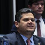 Alcolumbre remete PEC da Imunidade à CCJ e adia votação no plenário 4 ocrente 1758193390