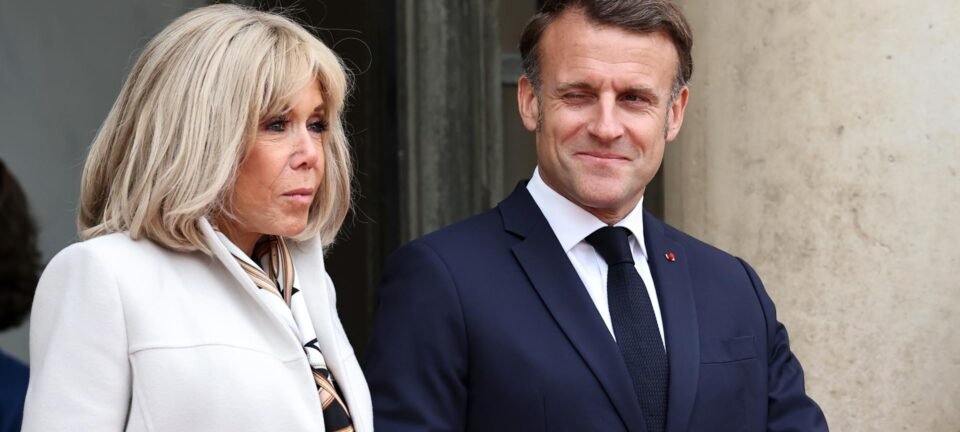 Macron promete fotos e laudos científicos a tribunal dos EUA para provar que Brigitte é mulher 2 ocrente 1758206824