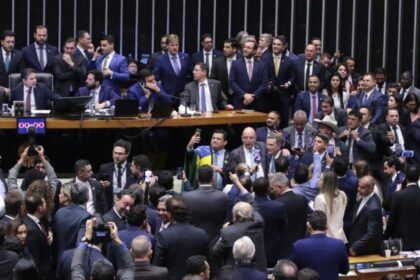 Deputados de partidos aliados a Lula impulsionam urgência do projeto de anistia para 8 de Janeiro 4 ocrente 1758213143