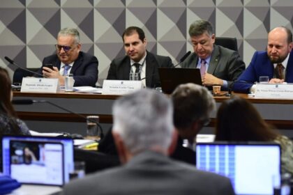 CPMI do INSS chama Jorge Messias, chefe da PF e mais autoridades para explicar fraudes na Previdência 2 ocrente 1758233858