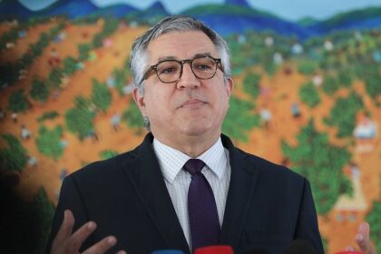 EUA renovam visto de Alexandre Padilha, mas restringem deslocamento em Nova York a cinco quarteirões 18 ocrente 1758277002