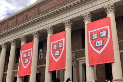 Trump impõe monitoramento financeiro a Harvard e cobra carta de crédito de US$ 36 milhões 16 ocrente 1758320189