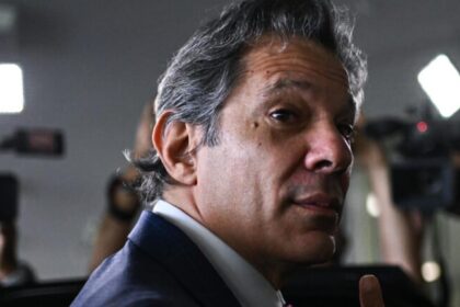 Haddad desiste de viajar à ONU e foca em possível votação da isenção do IR até R$ 5 mil 16 ocrente 1758339101