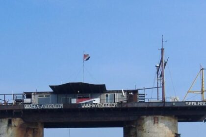 Plataforma no mar do Norte desafia fronteiras e se declara país: conheça o Principado de Sealand 8 ocrente 1758417629