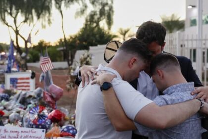 Falso agente de segurança é detido com armas em estádio que receberá funeral de Charlie Kirk 14 ocrente 1758459787