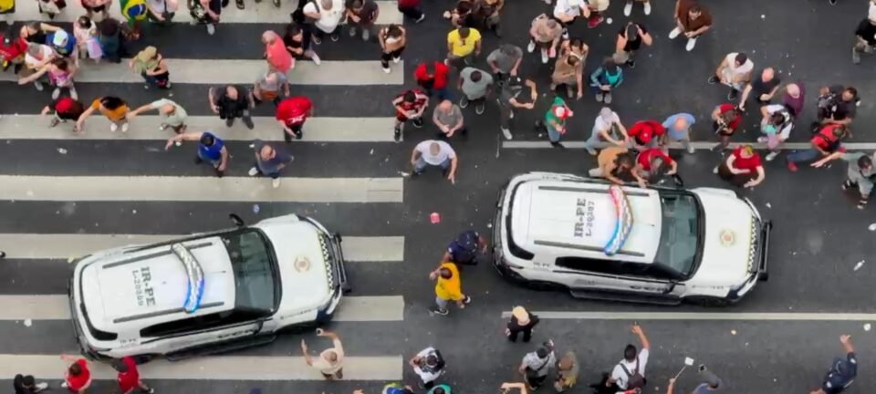 Guardas civis são vaiados durante manifestação contra PEC da Imunidade na Avenida Paulista 2 ocrente 1758495833