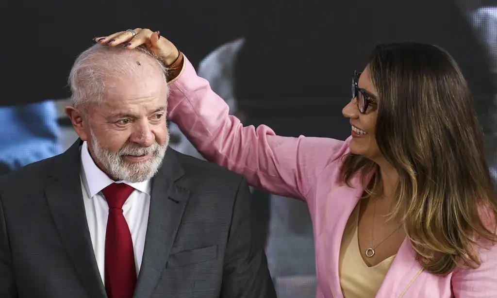 Esquecimento de Lula faz Janja comprar cinto e meias às pressas em Nova York 2 ocrente 1758559629