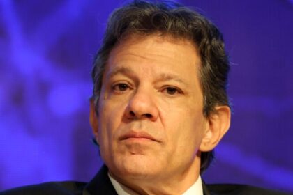Projeção de déficit sobe R$ 4 bilhões e saldo negativo previsto para 2025 alcança R$ 30,2 bilhões 12 ocrente 1758636144
