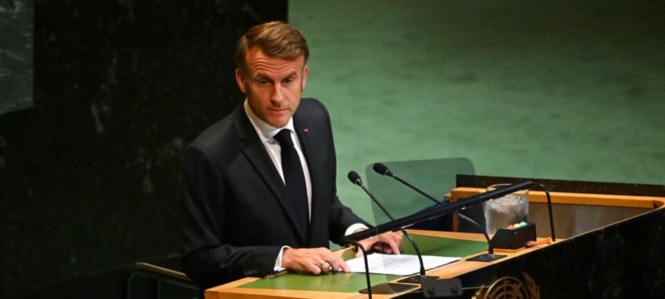 Comboio de Trump bloqueia trânsito e obriga Macron a seguir a pé em Nova York 2 ocrente 1758684698