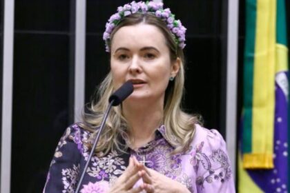 Deputada do PL é denunciada à PGR após chamar Lula de “corrupto de nove dedos” 6 ocrente 1758715373