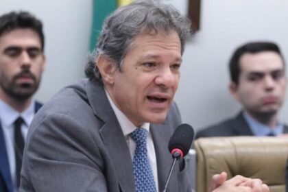 Gritos e insultos marcam audiência com Haddad na Comissão de Agricultura 16 ocrente 1758757728