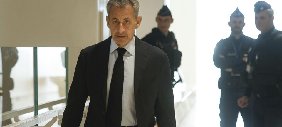 Sarkozy é condenado por associação criminosa em caso de financiamento líbio de 2007 2 ocrente 1758801696
