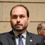Pesquisa indica Carlos Bolsonaro como favorito ao Senado por Santa Catarina 5 ocrente 1758816104