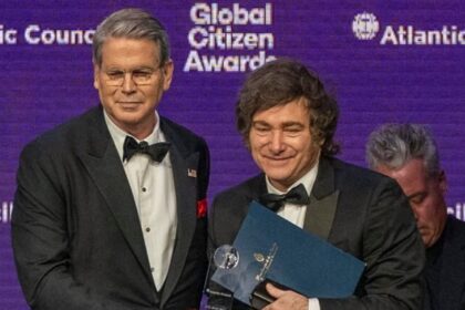 Milei é premiado em Nova York e recebe elogios por “fazer a Argentina grande de novo” 6 ocrente 1758871916