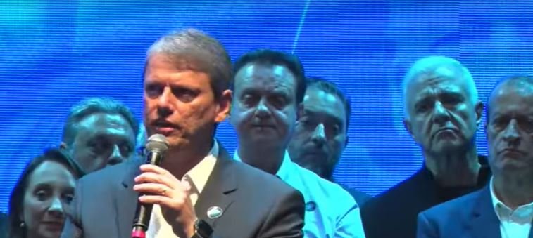 Tarcísio pressiona por reunião entre Lula e Trump para pôr fim às novas tarifas dos EUA 2 ocrente 1758900736